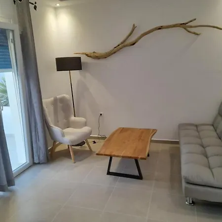 Glaronisia 3* Pollonia