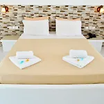 Glaronisia Hotel