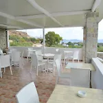 Glaronisia Hotel