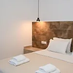 Glaronisia Hotel