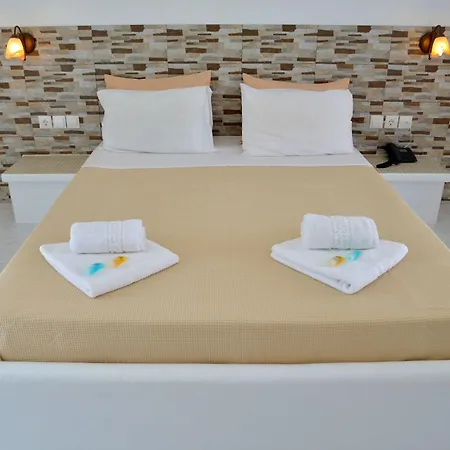 Glaronisia Hotell 3*