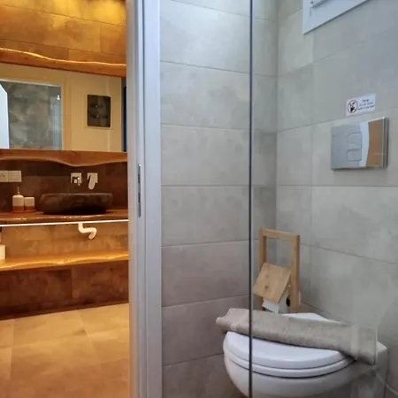 Hotel Glaronisia 3*