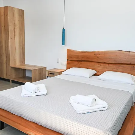 Hotel Glaronisia Pollonia