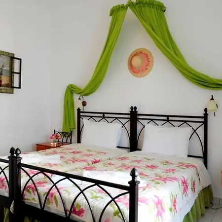 Glaronisia Hotel 3*
