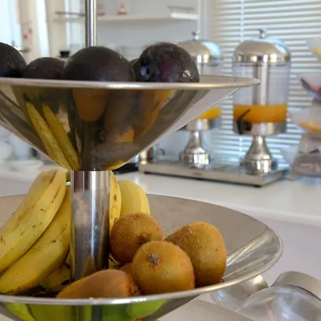 Glaronisia Hotel Pollonia