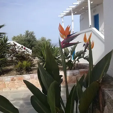 Glaronisia Hotel