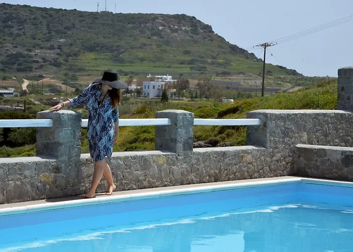 Glaronisia Szálloda Pollónia