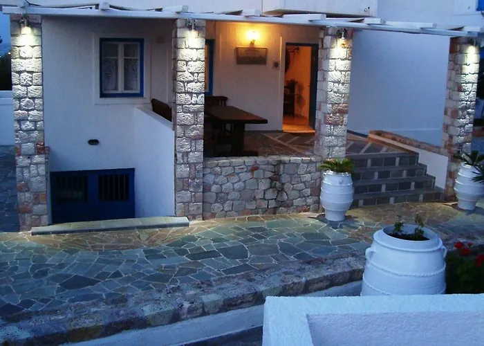 Glaronisia Hotel Pollonia