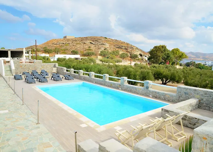 Glaronisia Hotel Pollonia