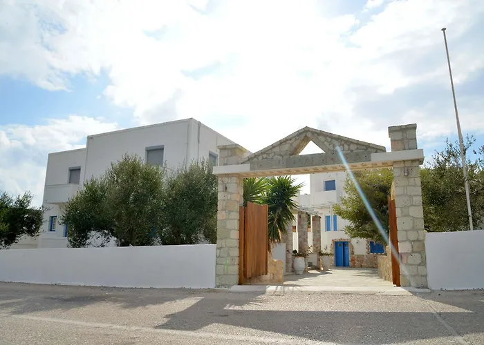 Glaronisia Hotel Pollonia