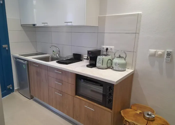 Glaronisia Szálloda 3*