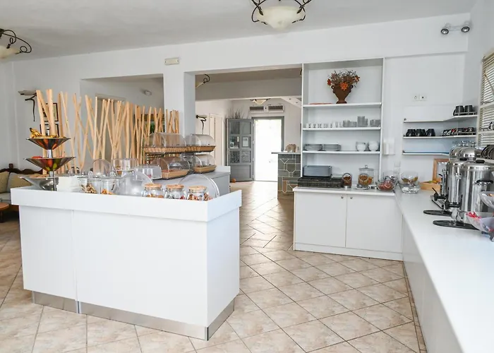 Glaronisia 3* Pollónia