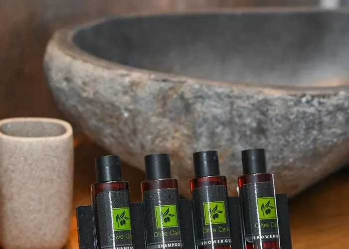 Glaronisia Szálloda