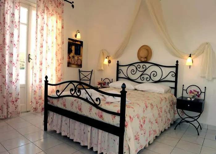 Glaronisia Szálloda